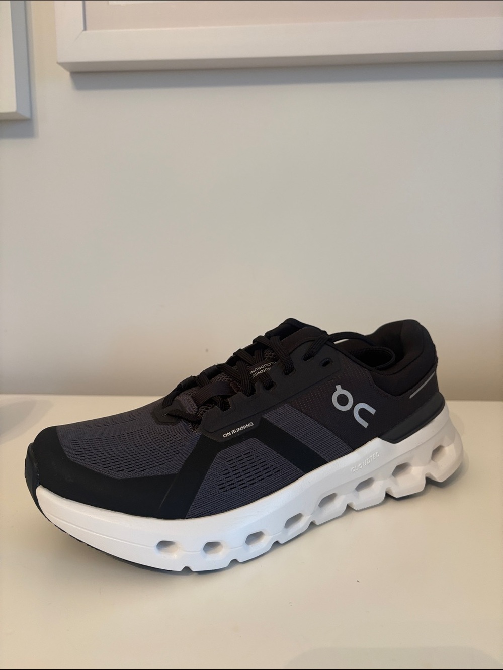 Brand New OnCloud Cloudrunner 2 Wide, Size 10 Women’s.